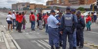 There was a standoff between the police and Nehawu protestors at Livingstone Hospital, Gqeberha, Eastern Cape. (Photo: Deon Ferreira)