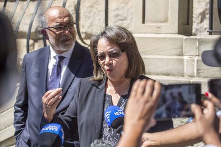 DA caucus discusses withdrawing motion of no confidence in Patricia de Lille
