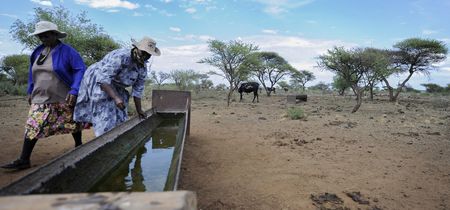 Women, (neo-)colonial customary law, patriarchy, custodianship and the land debate