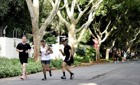 ‘I found my husband through running’ — the Joburg running clubs building community 
