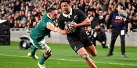 Rugby-Rennie threat