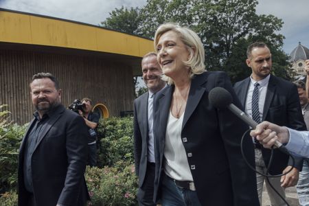 Le Pen’s Far-Right Party Set to Come First in French Vote