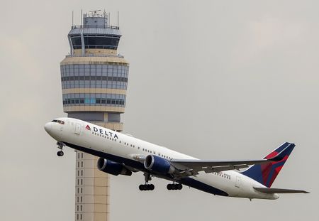 Mask or No Mask, FAA Sticks to Tough Stance on Unruly Flyers