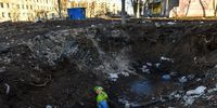 epa10424943 A bomb crater in the street in Siversk, Donetsk region, eastern Ukraine, 23 January 2023. Russian troops entered Ukraine on 24 February resulting in fighting and destruction in the country and triggering a series of severe economic sanctions on Russia by Western countries.  EPA-EFE/OLEG PETRASYUK