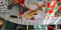 Coffee and scones at Veldskoen Padstal just outside De Doorns. (Photo: Marita van der Vyver) <br>