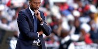 Soccer-Pirates pressure