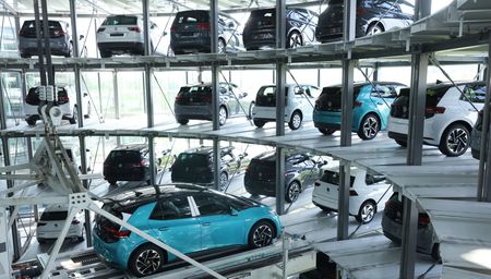 EU’s big brawl over e-fuels: What’s wrong with liquid sunshine anyway?