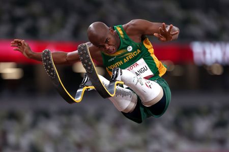 Mahlangu and Weyers paint Tokyo gold for Team SA