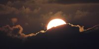 Full Moon. Photographer: Chris Heymans</p>
<p>P4U_readersubmission_20250214