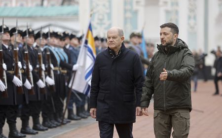 Scholz pledges new military aid for Kyiv; Putin discusses Syrian situation with Iran’s president