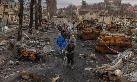 Ukraine should negotiate while it still has a country, says eminent US Russia scholar