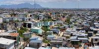 Shacks in a high-density area of Khayelitsha, Cape Town. (Photo: EPA / Nic Bothma)