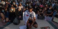 BARCELONA, SPAIN - JUNE 04: Demonstrators gather to mourn the death of George Floyd during a vigil at Catalunya Square on June 04, 2020 in Barcelona, Spain.The death of an African-American man, George Floyd, while in the custody of Minneapolis police has sparked protests across the United States, as well as demonstrations of solidarity in many countries around the world.  (Photo by David Ramos/Getty Images)