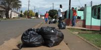 Lotus Road in Northdale, Pietermaritzburg, lined with refuse bags on 20 April 2019, two days after the garbage was meant to be collected. Photo: Aisha Abdool Karim.