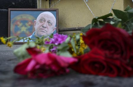Putin delivers mixed tribute to Wagner boss Yevgeny Prigozhin after jet crash