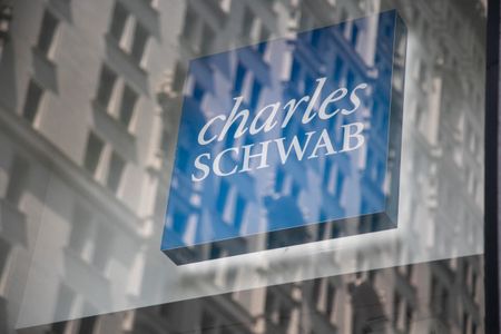 Schwab, Fidelity Traders Report Outages During Stock Meltdown