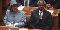 Former President Nelson Mandela seated in Parliament with Queen Elizabeth II. March 1995. (Photo: Gallo Images / Oryx Media Archive)