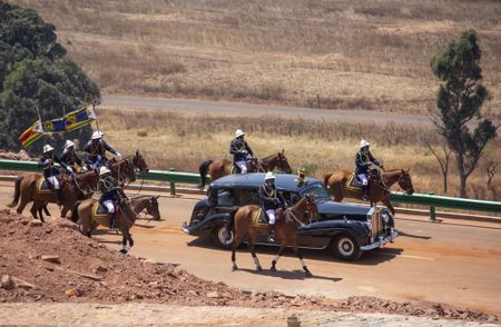 Zimbabwean president gives State of the Nation address, and more from around the world