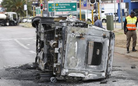 Vehicles torched, buses recalled — DA calls for police in Tshwane strike