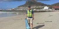 Beach cleanup. Photographer: Gabriele Blumberg