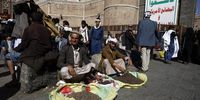 Yemeni vendors at the Bab Al-Yemen gate of the old quarter of Sanaa, Yemen, 20 January 2020. Yemen has been experiencing a power conflict since 2015 between the Houthis and the Saudi-backed Yemeni government. (Photo: EPA-EFE / Yahya Arhab)