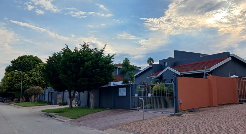 R4.7m ‘fake witnesses’ racket lands Gqeberha court clerk, guesthouse owner in the dock