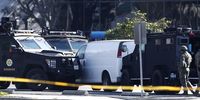 epaselect epa10423884 A white van which police reported was connected with a mass shooting at a dance studio in Monterey Park, California, sits trapped between two heavily armored police vehicles in Torrance, California, USA, 22 January 2023. The shooting killed ten and wounded ten more during a Lunar New Year celebration according to the Los Angeles County Sheriff's Department.  EPA-EFE/CAROLINE BREHMAN