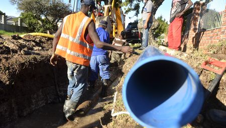 Nelson Mandela Bay without water for second day as teams scramble to avoid disaster