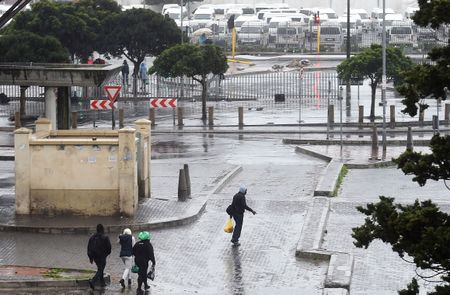 Cosatu asks employers to be sensitive to workers’ struggles during ongoing Cape taxi unrest