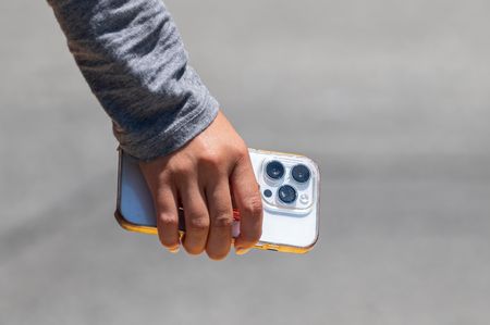 NYC set to announce new school ban on cellphones within weeks