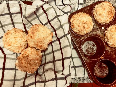 Lekker Brekker Monday: Cheesy breakfast muffins