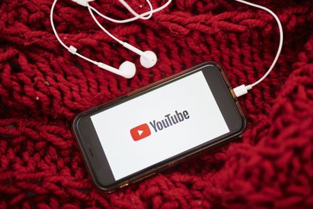 Britons watch YouTube for 51 minutes a day, regulator Ofcom says