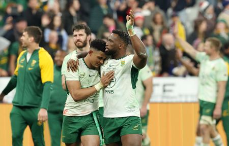Fourteen-man Springboks produce stirring second-half comeback to smash France