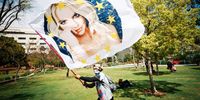 LOS ANGELES, CALIFORNIA - APRIL 27: #FreeBritney activists protest outside Courthouse in Los Angeles during Conservatorship Hearing on April 27, 2021 in Los Angeles, California. (Photo by Matt Winkelmeyer/Getty Images)