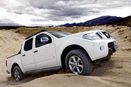 Nissan Navara 3.0 dCi V6 AT: Aiming high