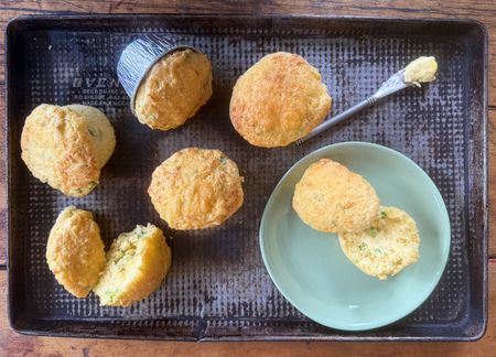 Lekker Brekker Monday: Cheese and spring onion muffins