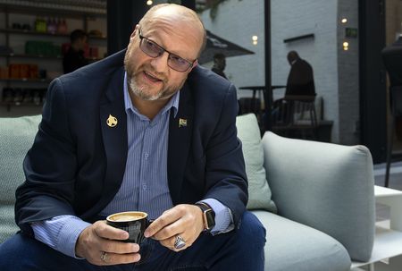 Neil De Beer reinvented – the bolognaise-loving, ex-ANC spy intent on becoming South Africa’s president