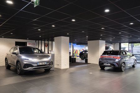 EU Presses Ahead With Tariffs on China EVs, Risking Retaliation