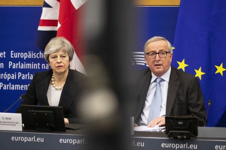 Pound Jumps as May Gets New Brexit Deal Ahead of Parliament Vote