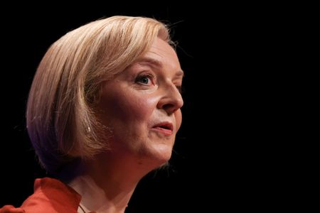 Truss plans to address Conservative legislators to quell mutiny
