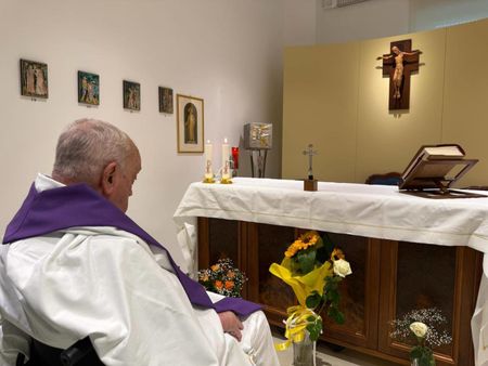 Pope Francis no longer needs ventilation as condition improves, Vatican says