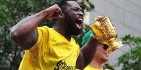 Siya Kolisi and Francois Louw with the trophy. (Photo: Grant Pitcher / Gallo Images)
