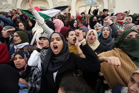 While you were sleeping: 8 December 2017