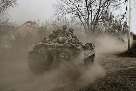 Zelensky signals Bakhmut falling, Russian casualties high
