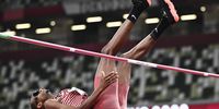epa09385900 Essa Mutaz Barshim of Qatar competes in the Men's High Jump Final during the Athletics events of the Tokyo 2020 Olympic Games at the Olympic Stadium in Tokyo, Japan, 01 August 2021.  EPA-EFE/CHRISTIAN BRUNA