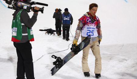 2014 Winter Olympics: Snowboard star White misses medal, mild weather a worry