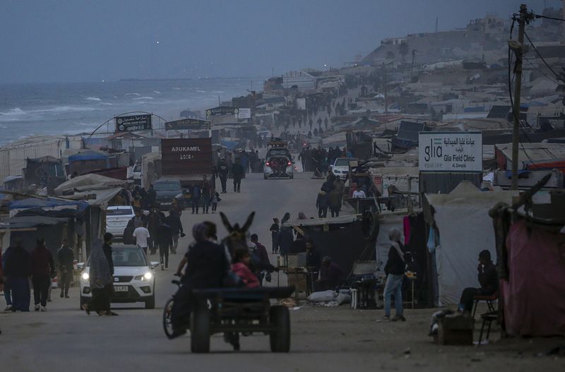 Human Rights Watch accuses Israel of war crimes over Gaza displacements