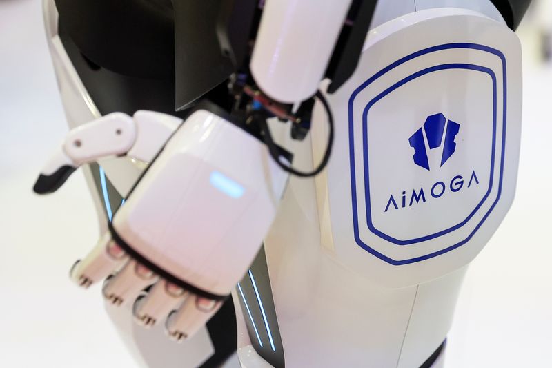 China puts robocops on traffic duty, minus the arrest powers