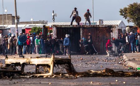 Running battles over land occupation continue in Vrygrond