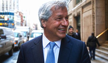 JPMorgan CEO gets crisis marks but war isn't over